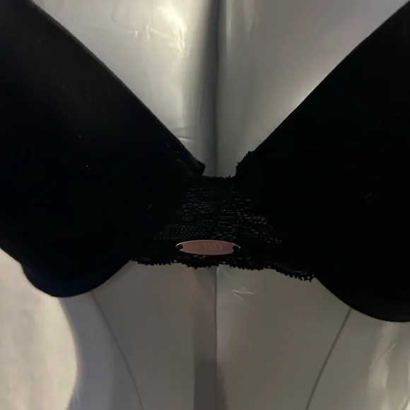 XOXO Laced Bra - Picture 2 of 4